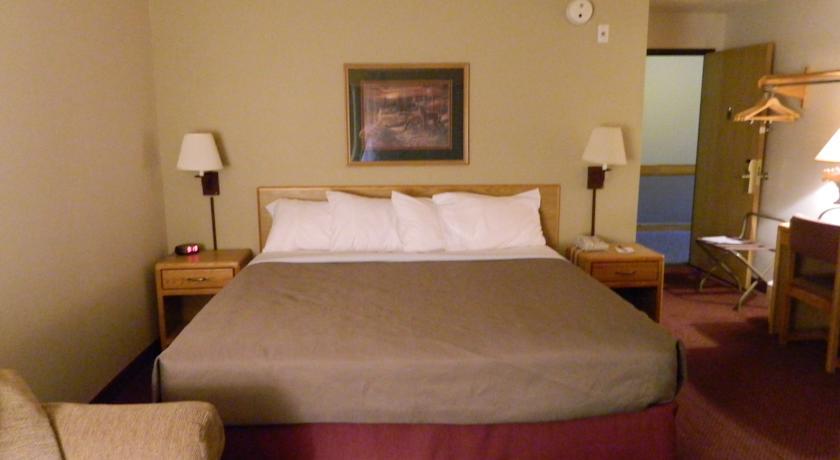 Отель AmericInn Lodge & Suites Moose Lake