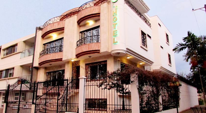 Hotel Los Robles Cali