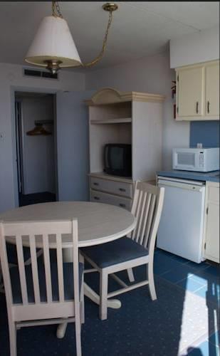 Отель Acropolis Oceanfront Resort
