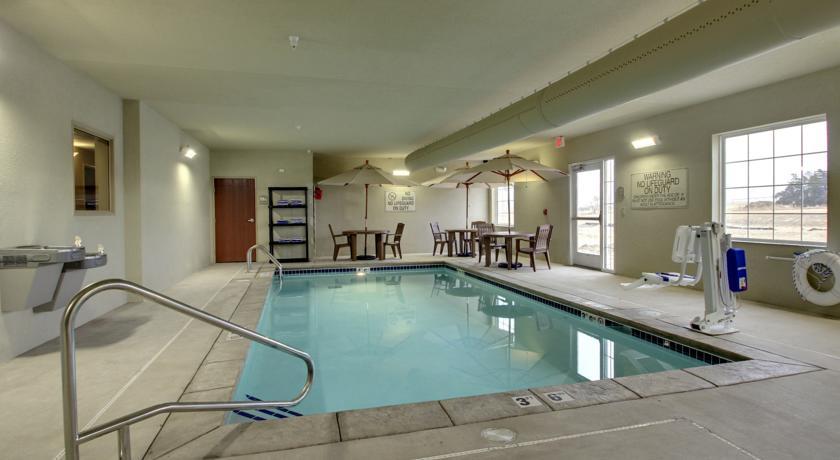Отель Cobblestone Hotel and Suites Salem