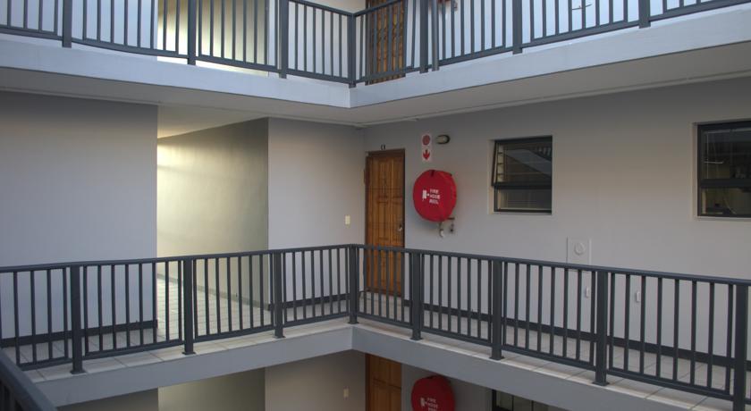 Hilton Court Apartment 8