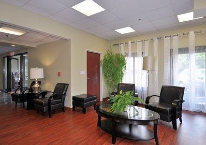 Отель Rodeway Inn & Suites O'Hare South