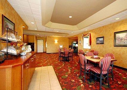 Отель Comfort Inn Fairmont