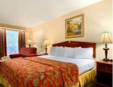 Отель Baymont Inn & Suites Hickory