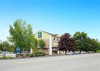 Отель Quality Inn & Suites Maine Evergreen Hotel