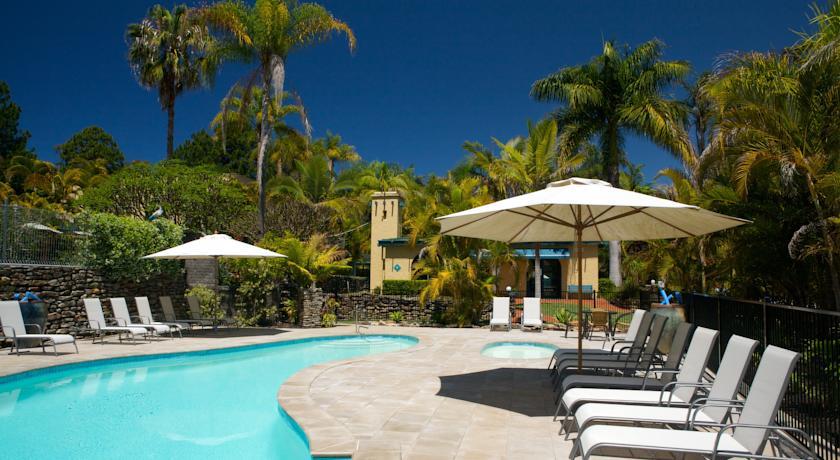 Апартаменты Korora Bay Village Resort