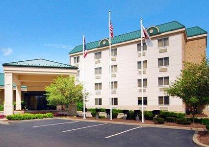 Отель Clarion Hotel Beachwood