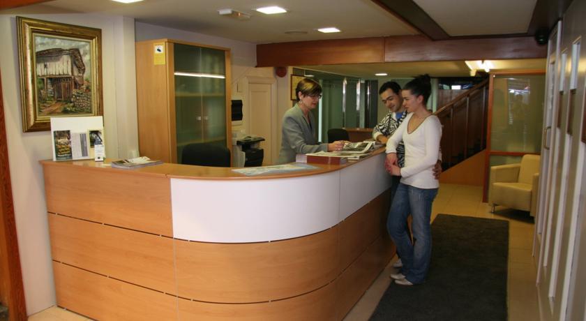 Отель Hotel San Glorio