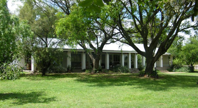 Апартаменты Hayfields Guest House