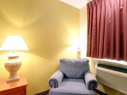 Отель Americas Best Value Inn Yukon