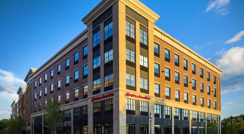 Отель Hampton Inn & Suites Portsmouth Downtown