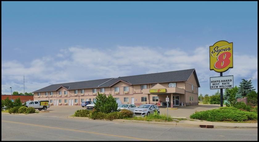 Отель Super 8 Strathmore