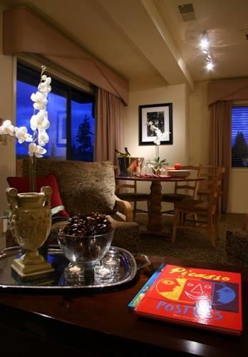 Апартаменты GetAways at the Lodge at Kingsbury Crossing