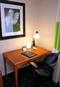 Отель Fairfield Inn & Suites Rogers