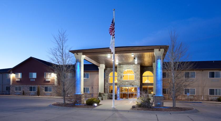 Отель Holiday Inn Express Hotel & Suites Torrington