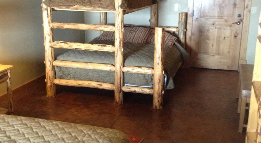 Отель TroutHunter Lodge