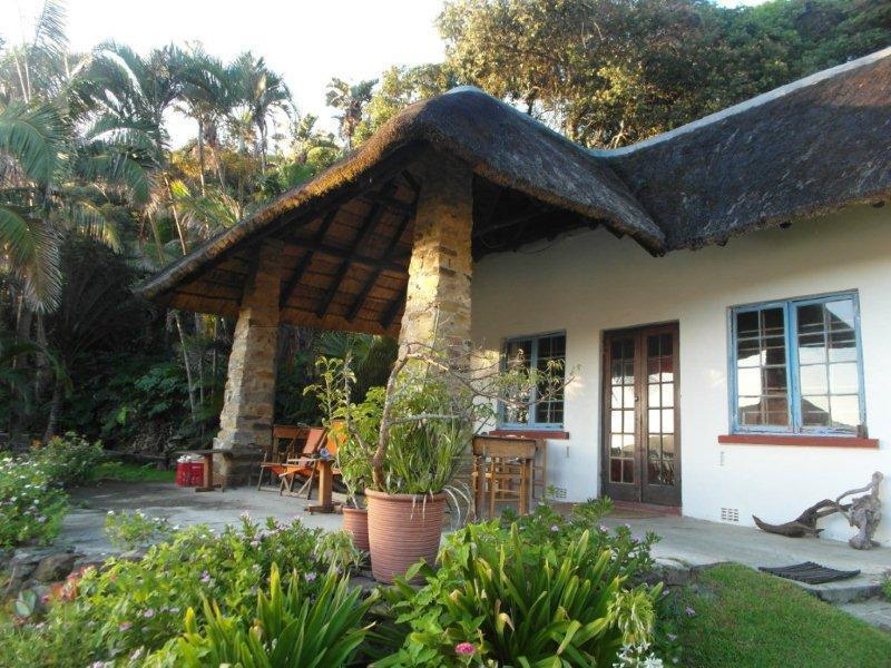 Мини-отель The Lodge on the Beach