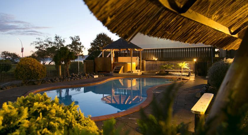 Отель Le Chalet Suisse Motel Taupo