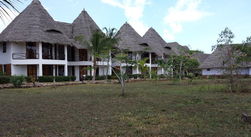 Отель Baobab Beach Resort