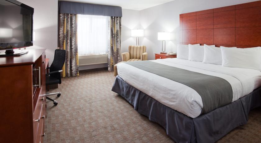 Отель AmericInn Lodge & Suites Ankeny