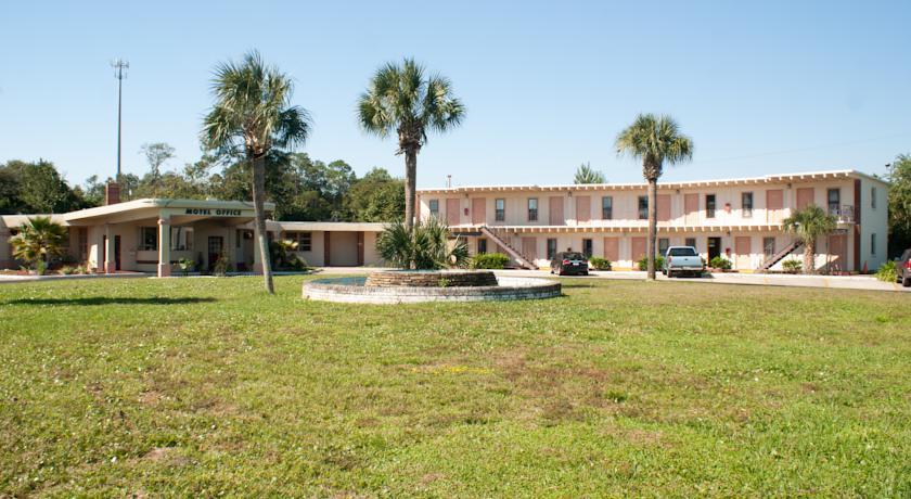 Отель Nassau Holiday Motel