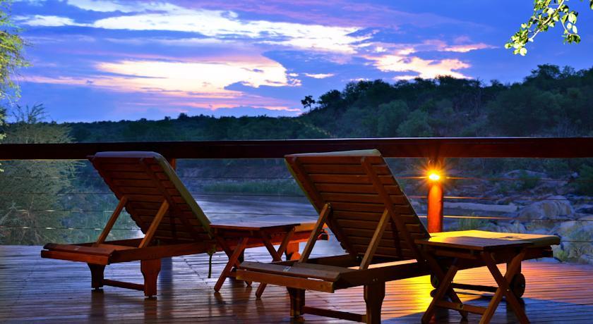 Отель Bushriver Lodge