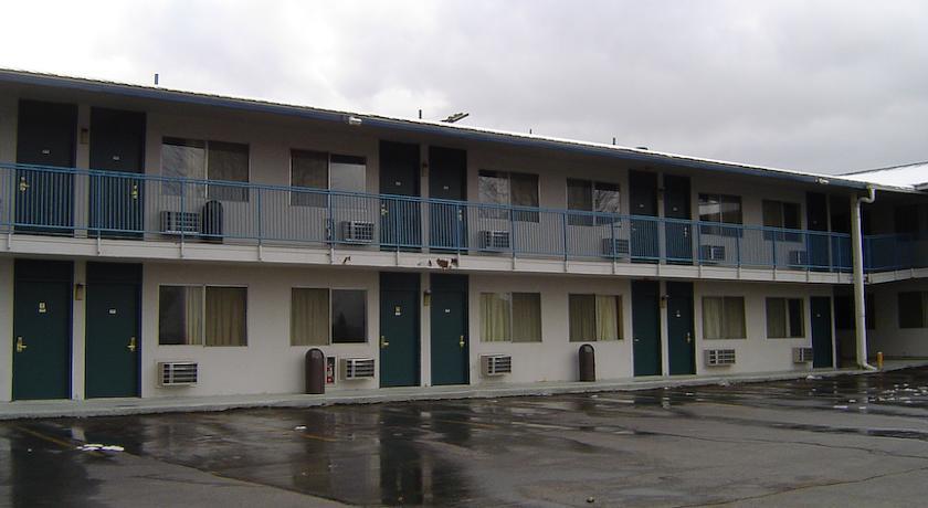Отель Economy Inn Plymouth