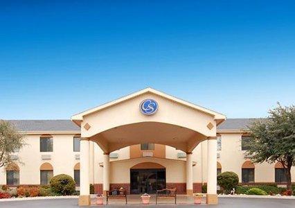 Отель Comfort Suites Midland