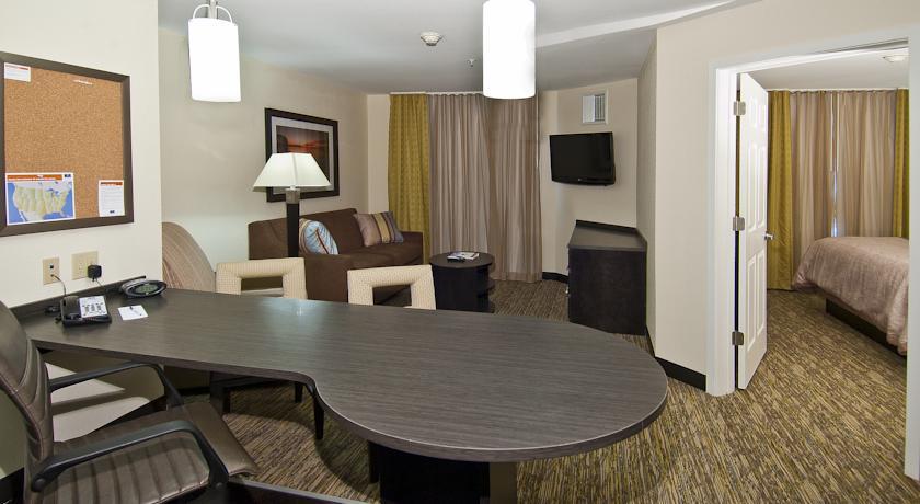 Отель Candlewood Suites Tupelo