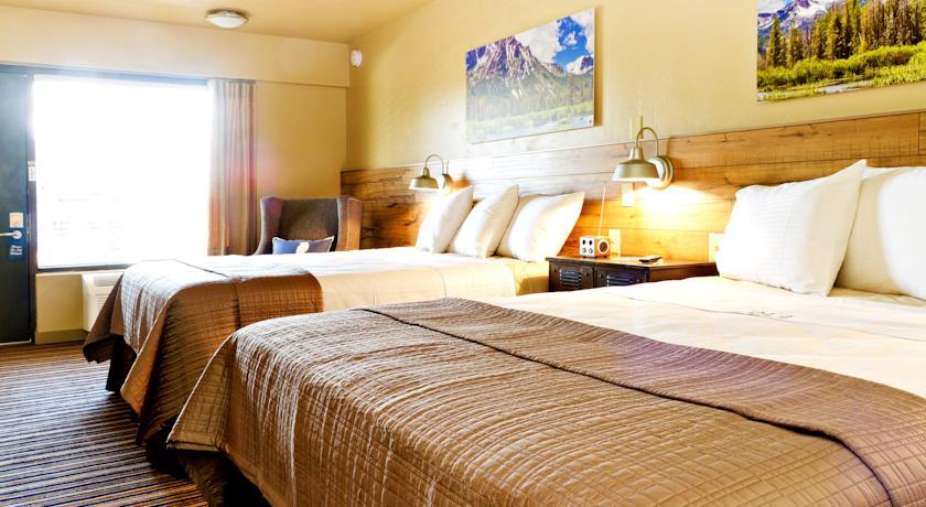 Отель Blue Lakes Inn