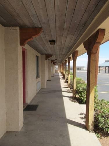 Отель Whitten Inn Van Horn