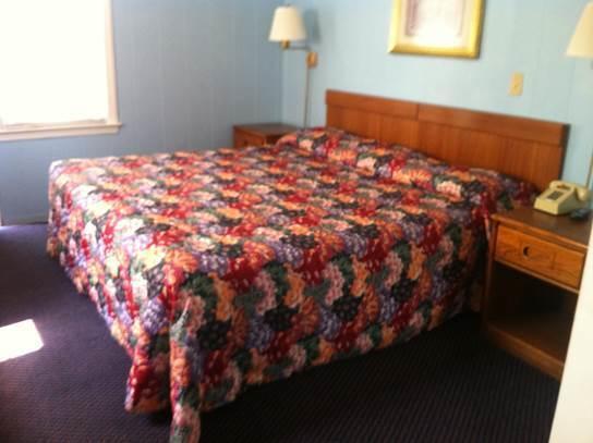 Отель Green Crest Motel
