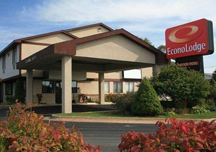 Отель Econo Lodge Traverse City