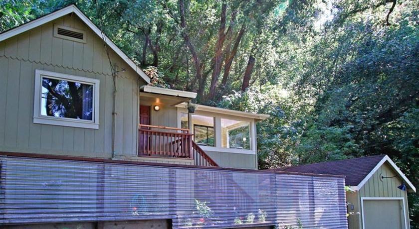Апартаменты Camellia Cottage