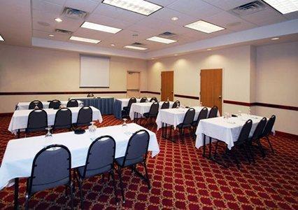 Отель Quality Inn Conference Center