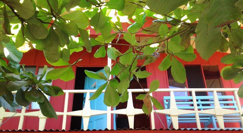 Отель La Ballena Roja Beach Bungalows