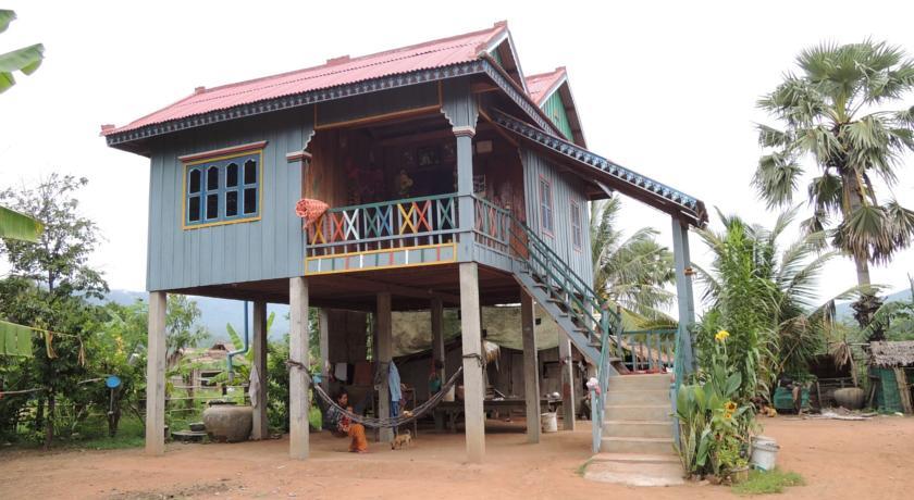Отель Hang Hueong Homestay