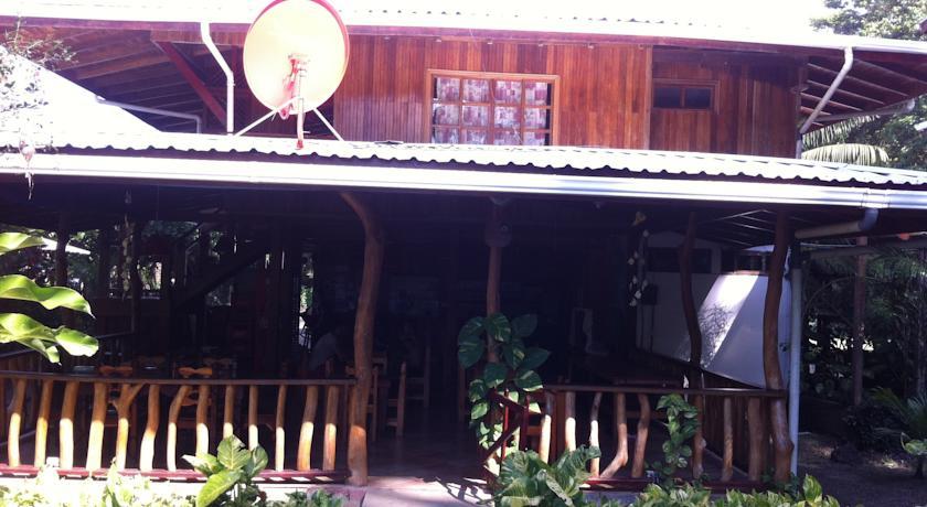 Отель La Isla Inn