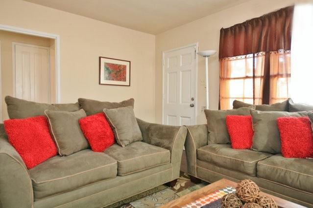 Апартаменты North Hollywood Three Bedroom House