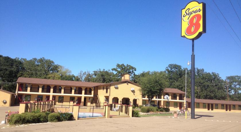 Отель Super 8 Mount Pleasant