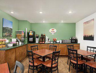 Отель Super 8 Bettendorf