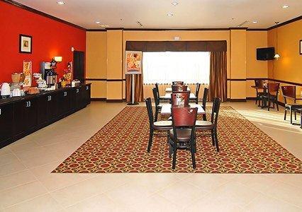Отель Sleep Inn & Suites University