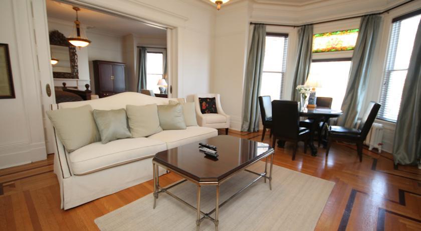 Отель Bannerman Park Suites