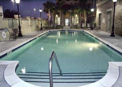 Отель Embassy Suites Savannah Historic District