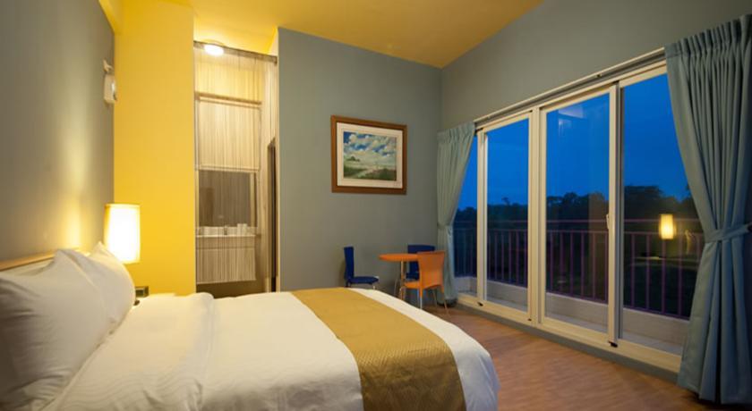 Мини-отель Barefoot Springs B&B