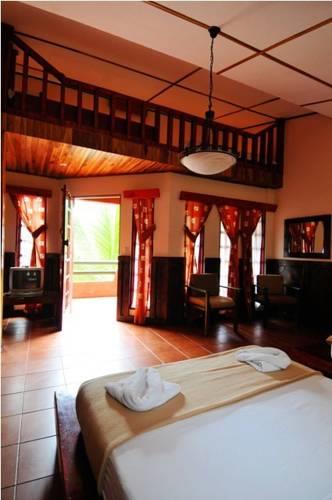Отель Hotel Playa Bejuco