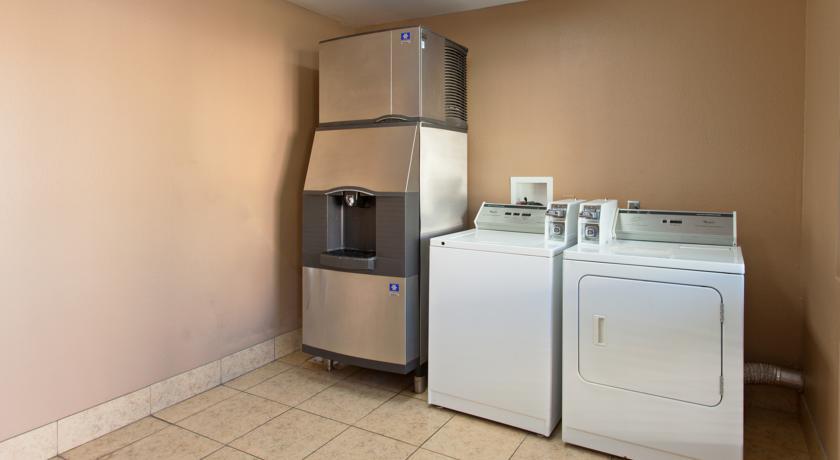 Отель Ramada Old Town Temecula