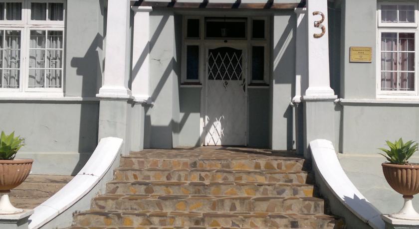 Хостел Oasis Shanti Backpackers
