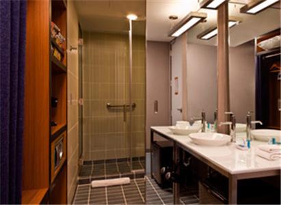 Отель Aloft Birmingham Soho Square
