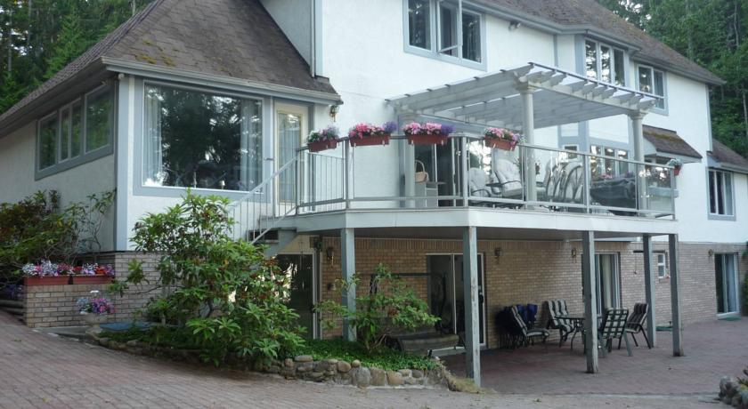 Мини-отель Falcon Crest Bed and Breakfast